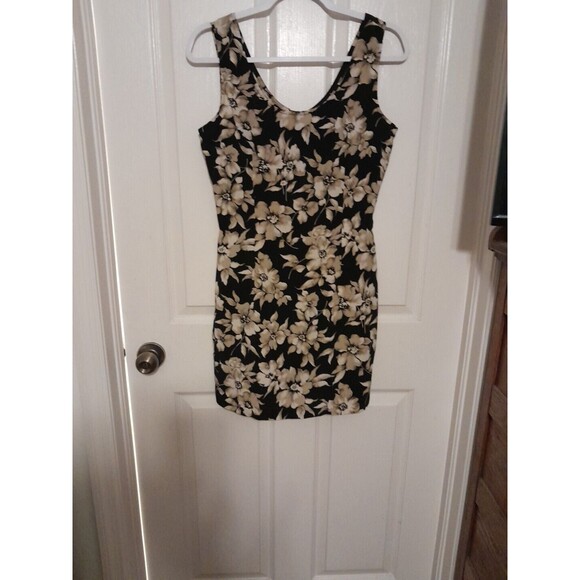 Y2K Wanted Clothing Company Size 9  Floral  Sleeveless Mini Back Zip Dress. B48 - Picture 1 of 4